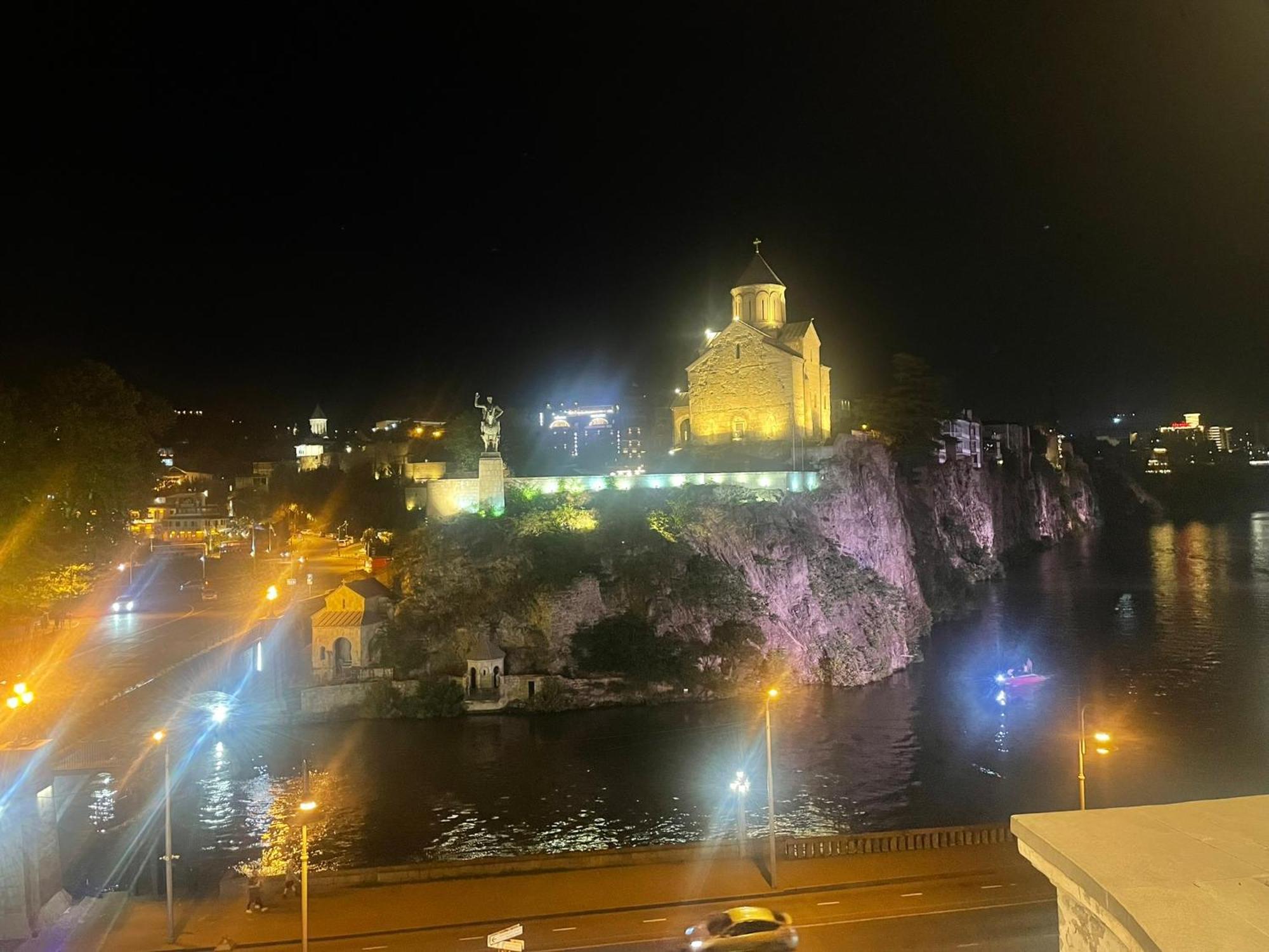 Meidan Inn Тбилиси Экстерьер фото